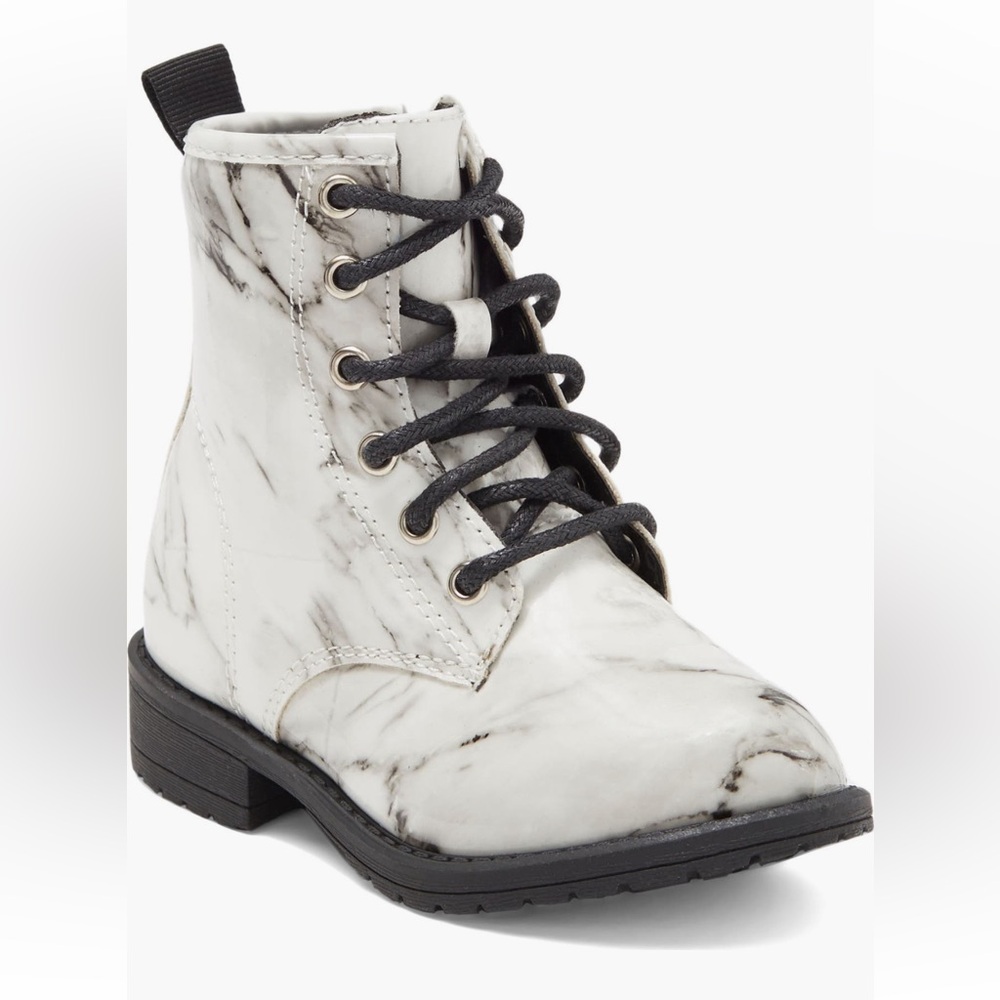 Mini Mia size 8 black/white marble boot